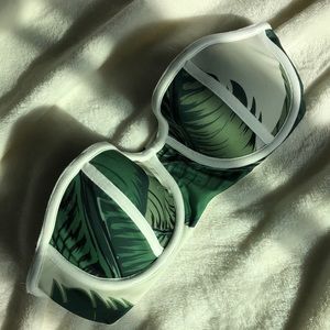 Beach Riot /// Stone Cold Fox bikini top